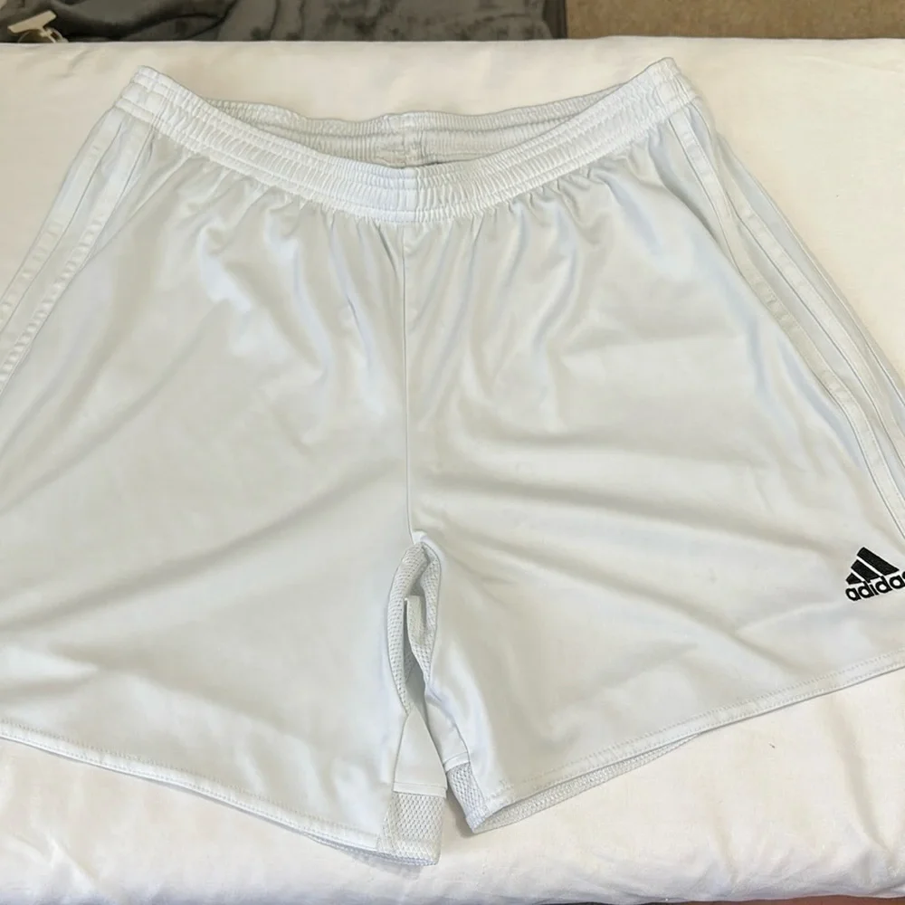 Men’s Adidas athletic shorts size large
